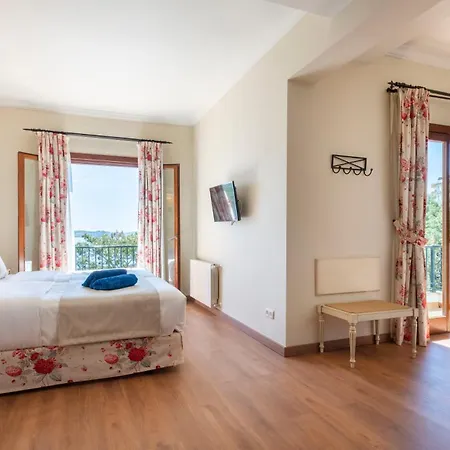 Hotel Cala Fornells 4*